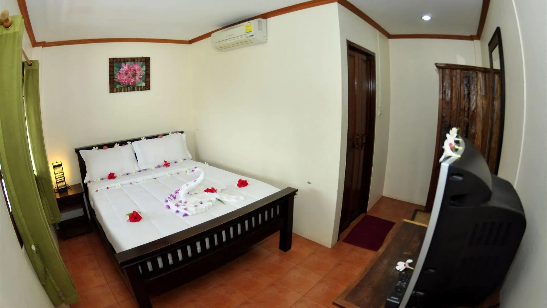 Baan Rimkhao Hotel Phi Phi Don 3*,  Thailand